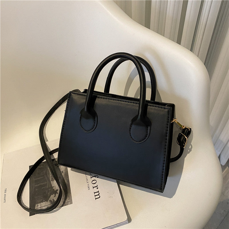 Petit sac carré pour femme, portable, de style vintage et décontracté à la mode.