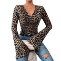 Haut en maille léopard sexy moulant avec col en V superposé et manches cloche