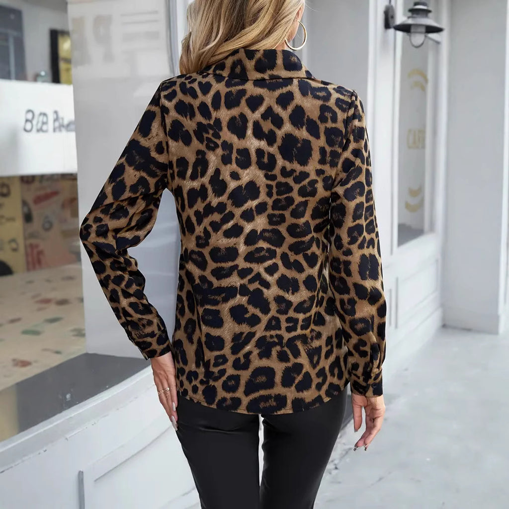 "Chemise décontractée à manches longues pour femme avec imprimé léopard et boucle au col".