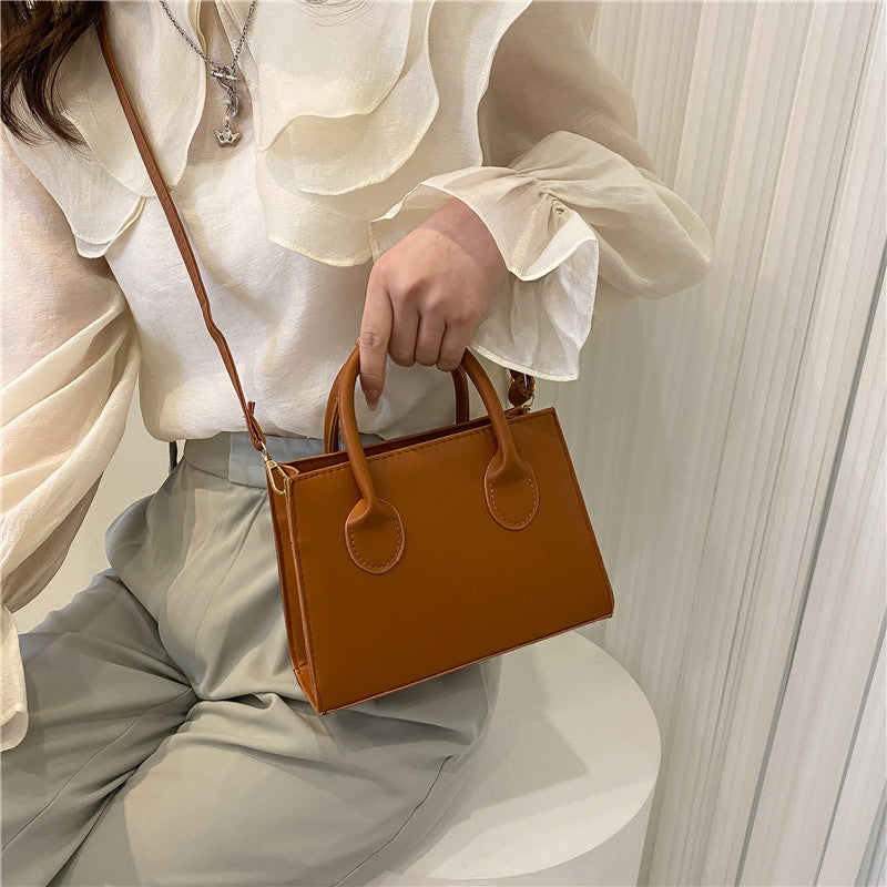 Petit sac carré pour femme, portable, de style vintage et décontracté à la mode.