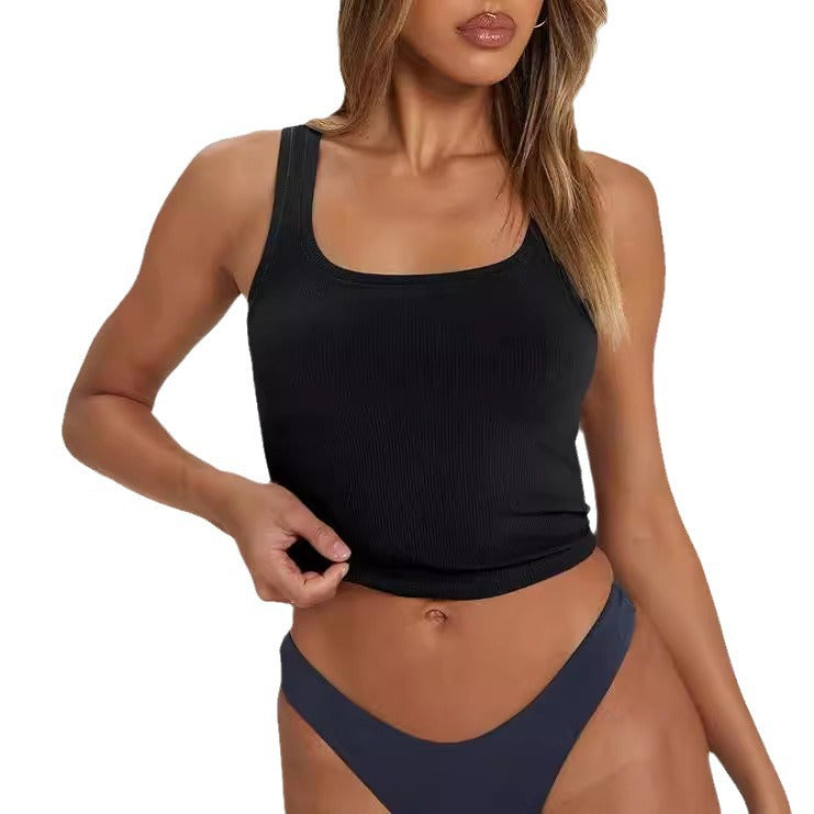 Haut pour femme sans manches avec encolure carrée et coupe courte (ventre apparent).