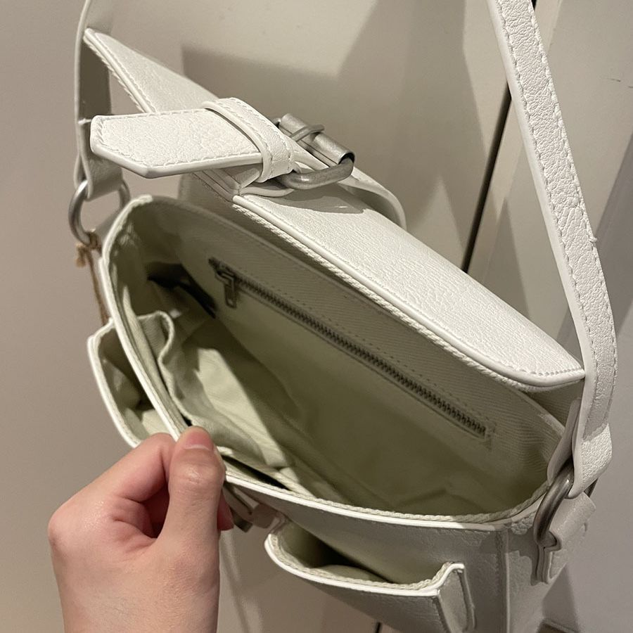 Sac à bandoulière et épaule polyvalent, tendance et au design spécial