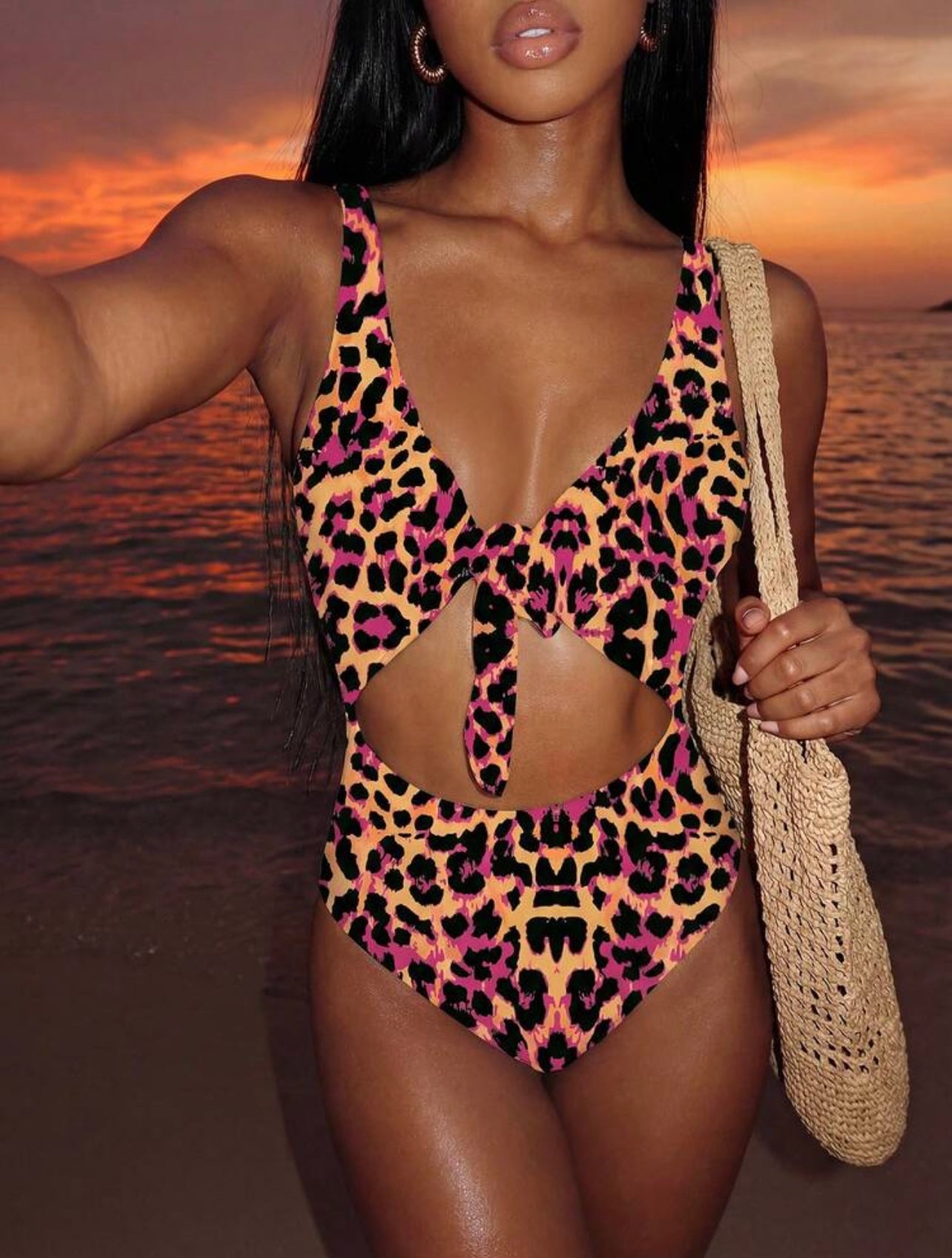 Nuovo costume da bagno intero aderente con stampa leopardata multicolore