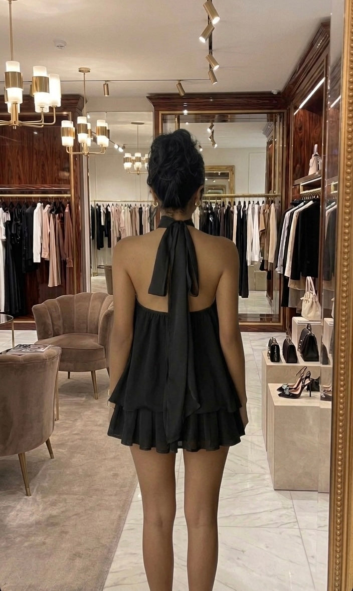 Abito corto a trapezio sexy per le vacanze: stile francese con schiena scoperta, lacci intrecciati