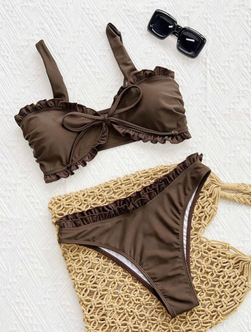 Set bikini estivo da donna volant frontale, lacci e cinturini spessi