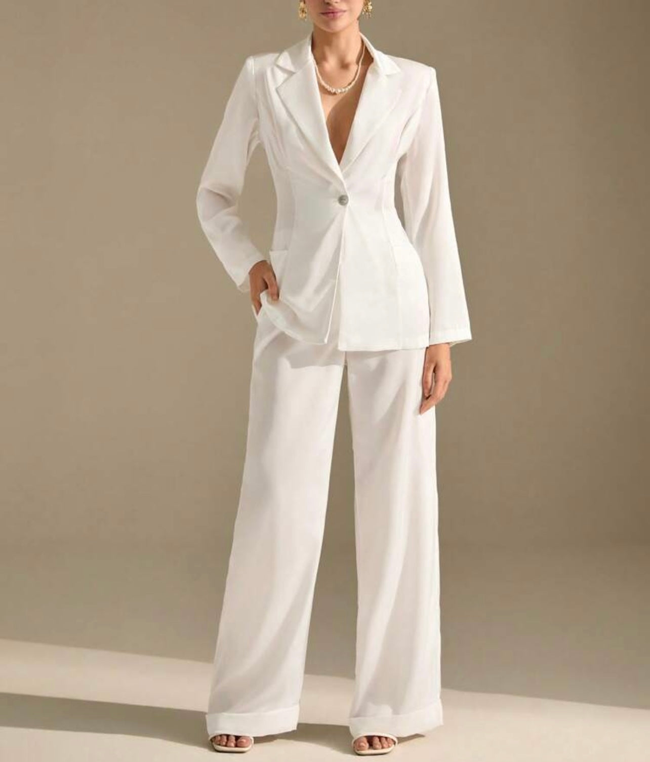 Completo giacca e pantalone a gamba ampia