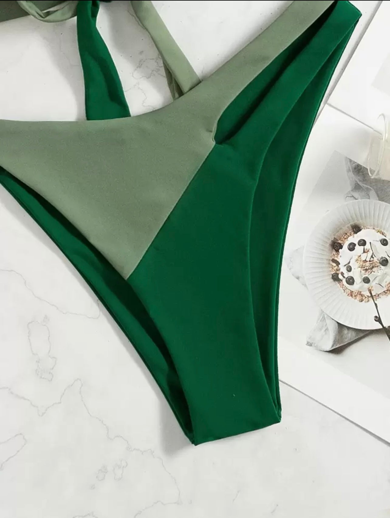 Set bikini colorblock incrociato contorto Reggiseno & cheeky Bottom 2 pezzi Costume da bagno