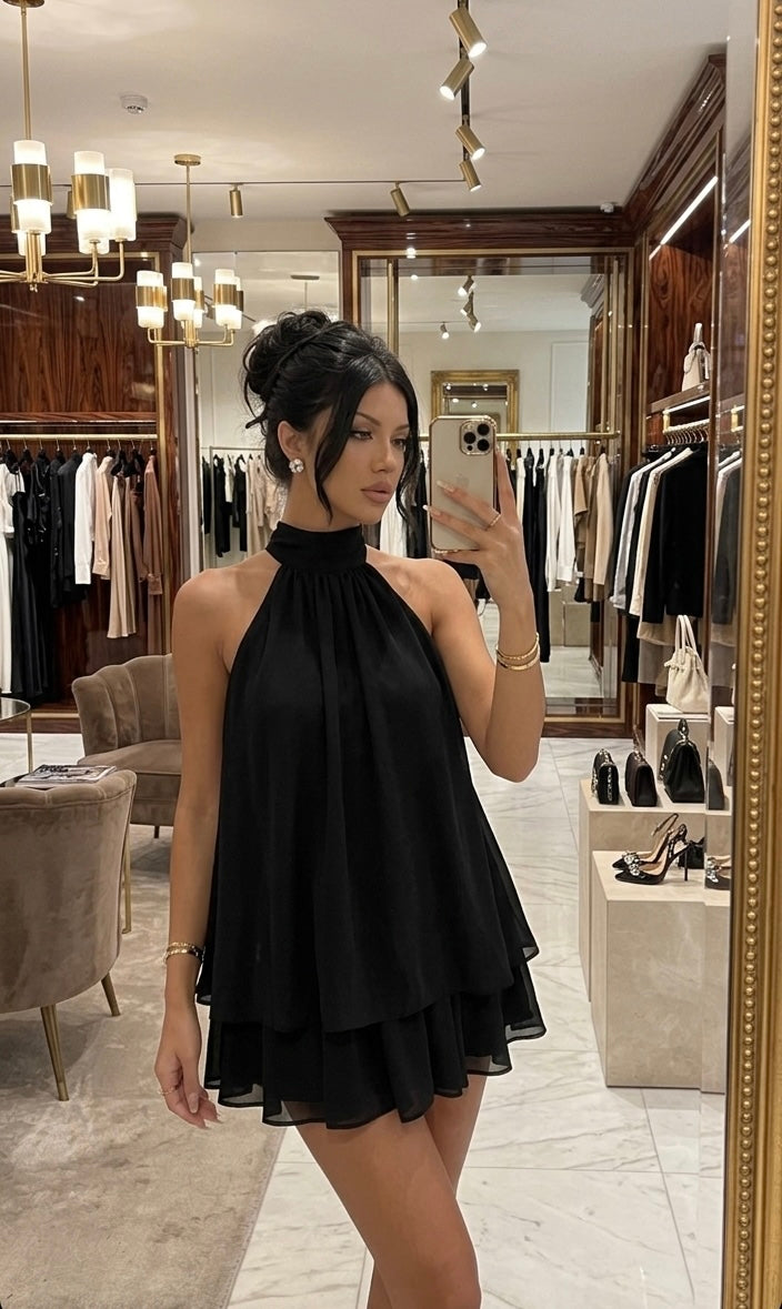 Abito corto a trapezio sexy per le vacanze: stile francese con schiena scoperta, lacci intrecciati