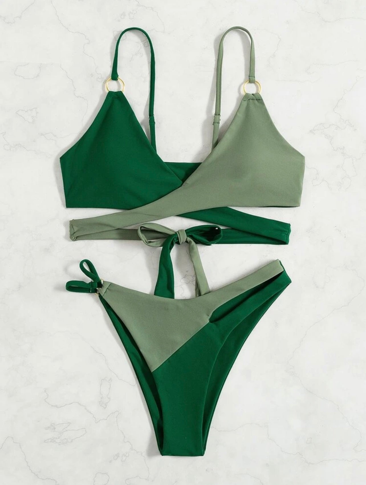 Set bikini colorblock incrociato contorto Reggiseno & cheeky Bottom 2 pezzi Costume da bagno