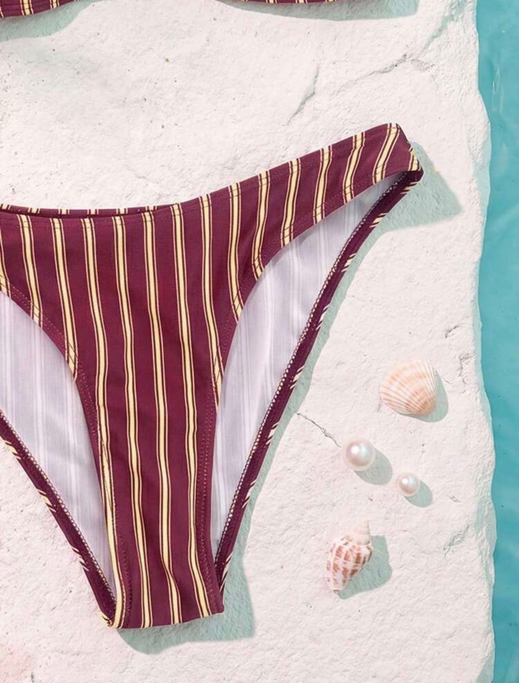 Elegante set di bikini da vacanza, con scollo a V e spalline regolabili