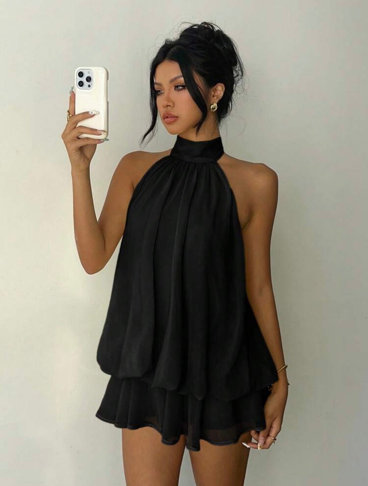 Abito corto a trapezio sexy per le vacanze: stile francese con schiena scoperta, lacci intrecciati