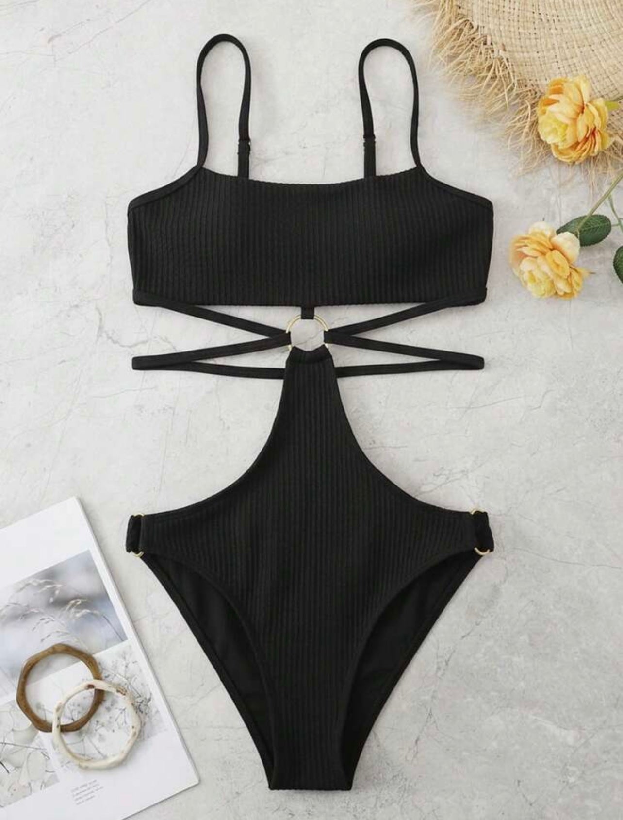 Costume intero con anello collegato