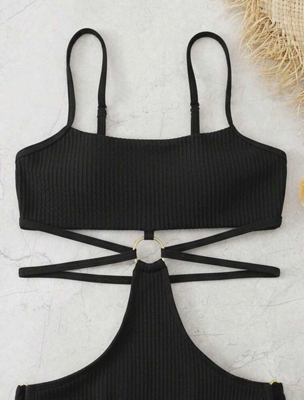 Costume intero con anello collegato