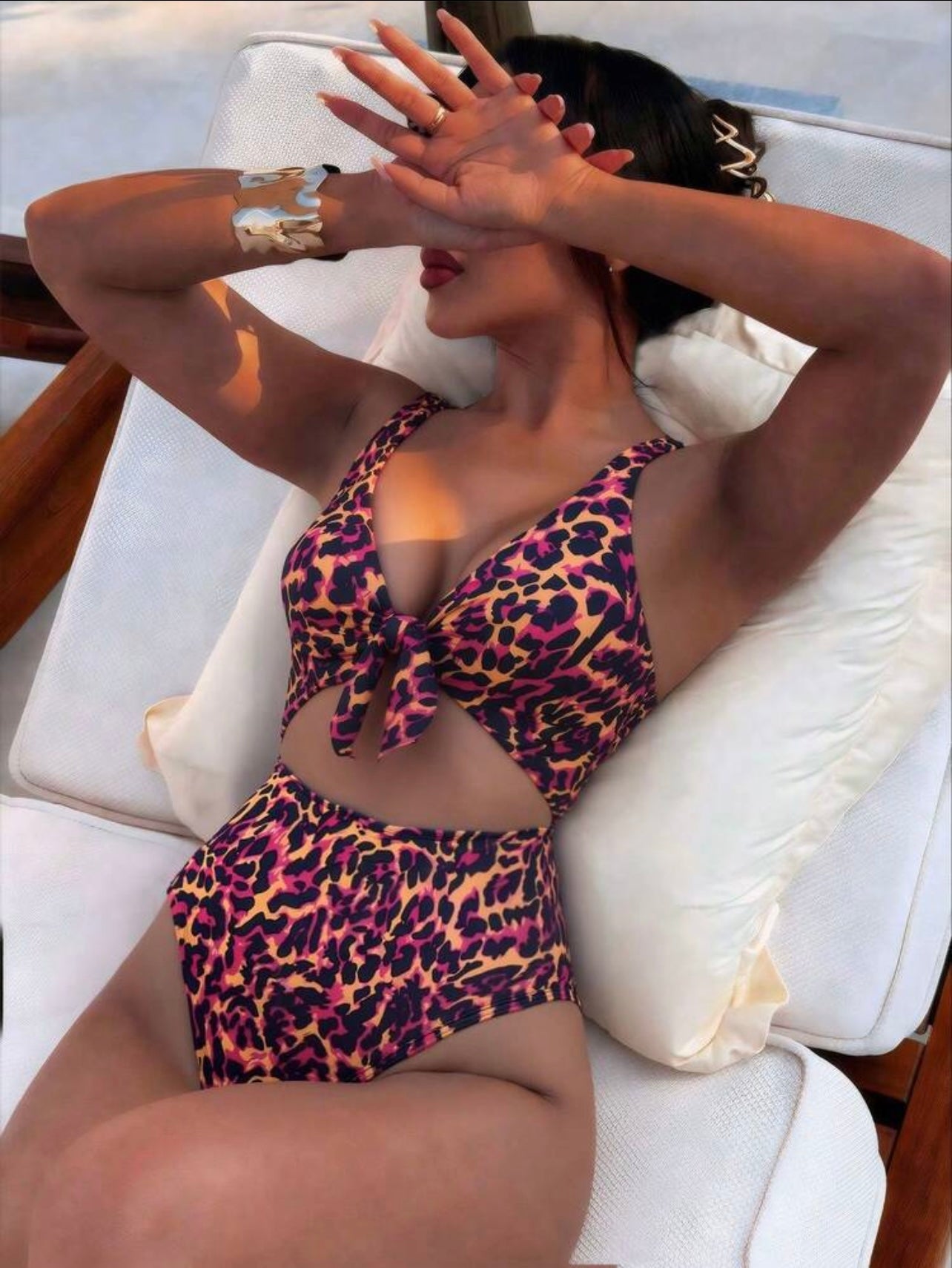 Nuovo costume da bagno intero aderente con stampa leopardata multicolore