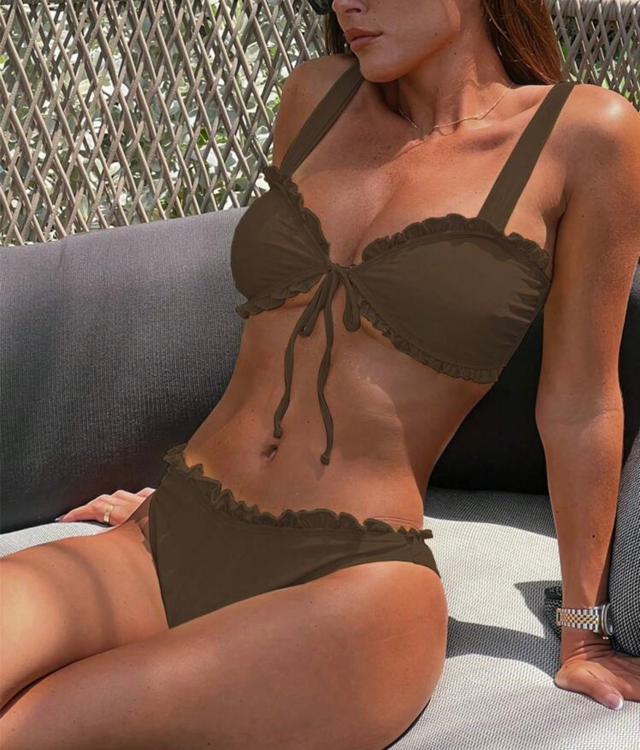 Set bikini estivo da donna volant frontale, lacci e cinturini spessi