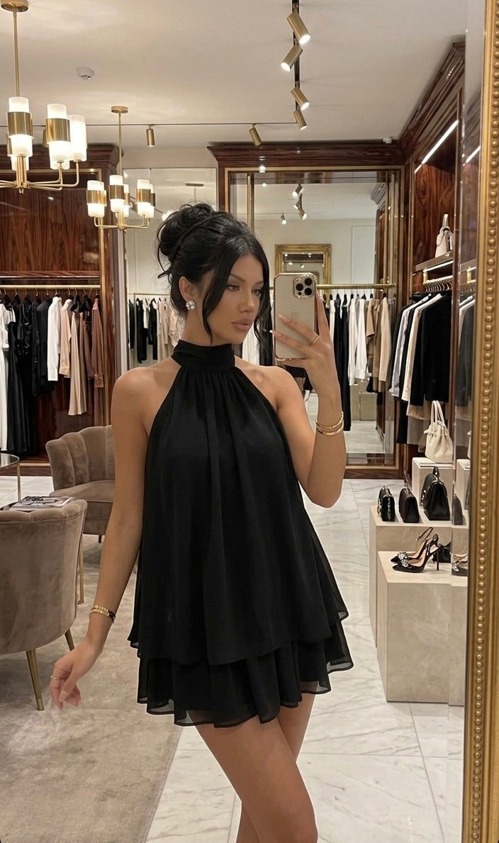 Abito corto a trapezio sexy per le vacanze: stile francese con schiena scoperta, lacci intrecciati