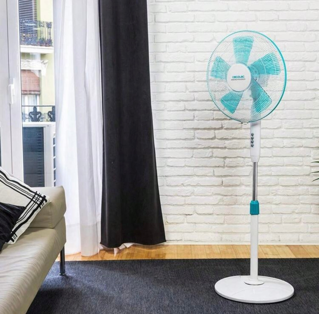 Ventilatore a Piantana 40W, 5 Pale, 3 Velocità, Oscillante e Regolabile