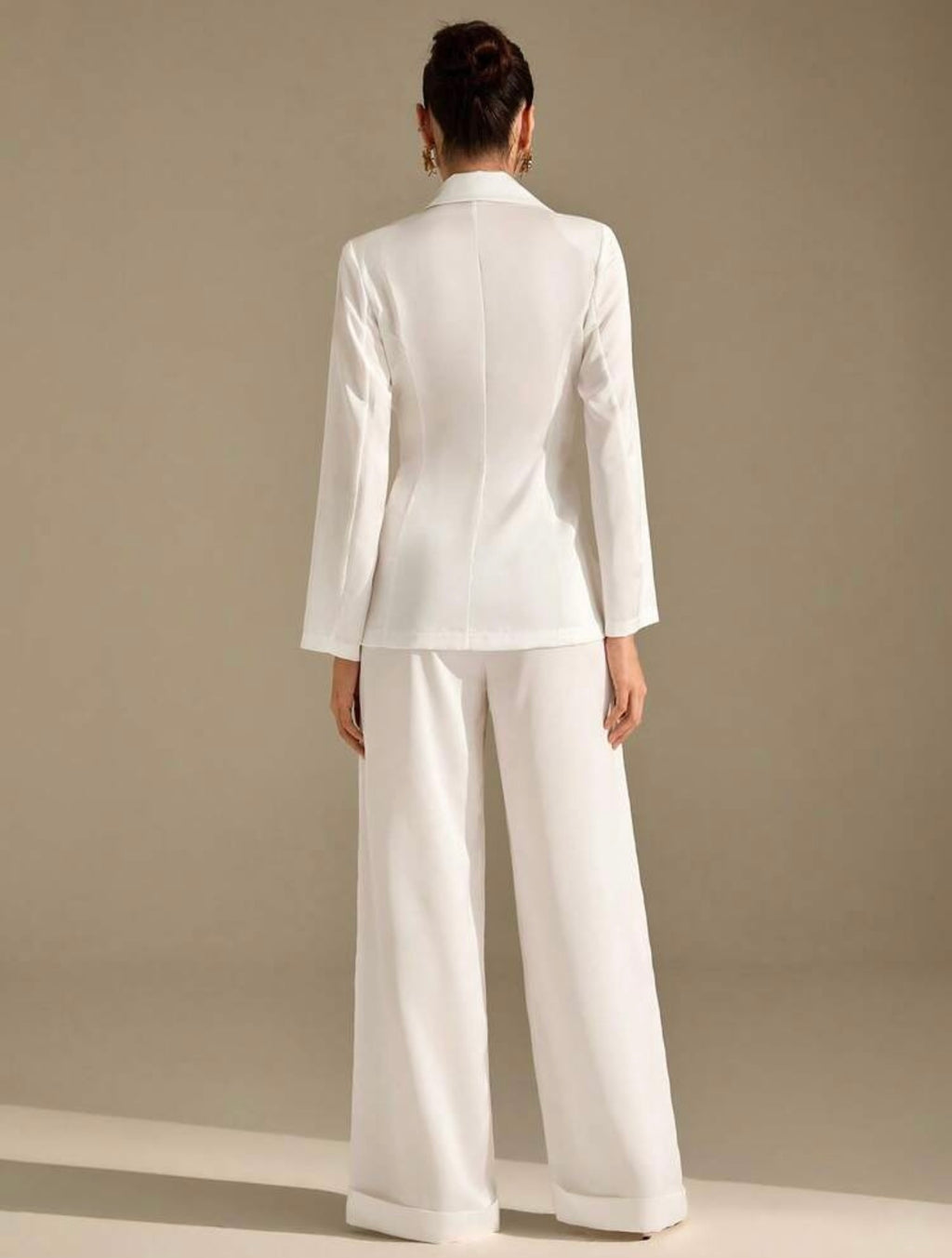Completo giacca e pantalone a gamba ampia