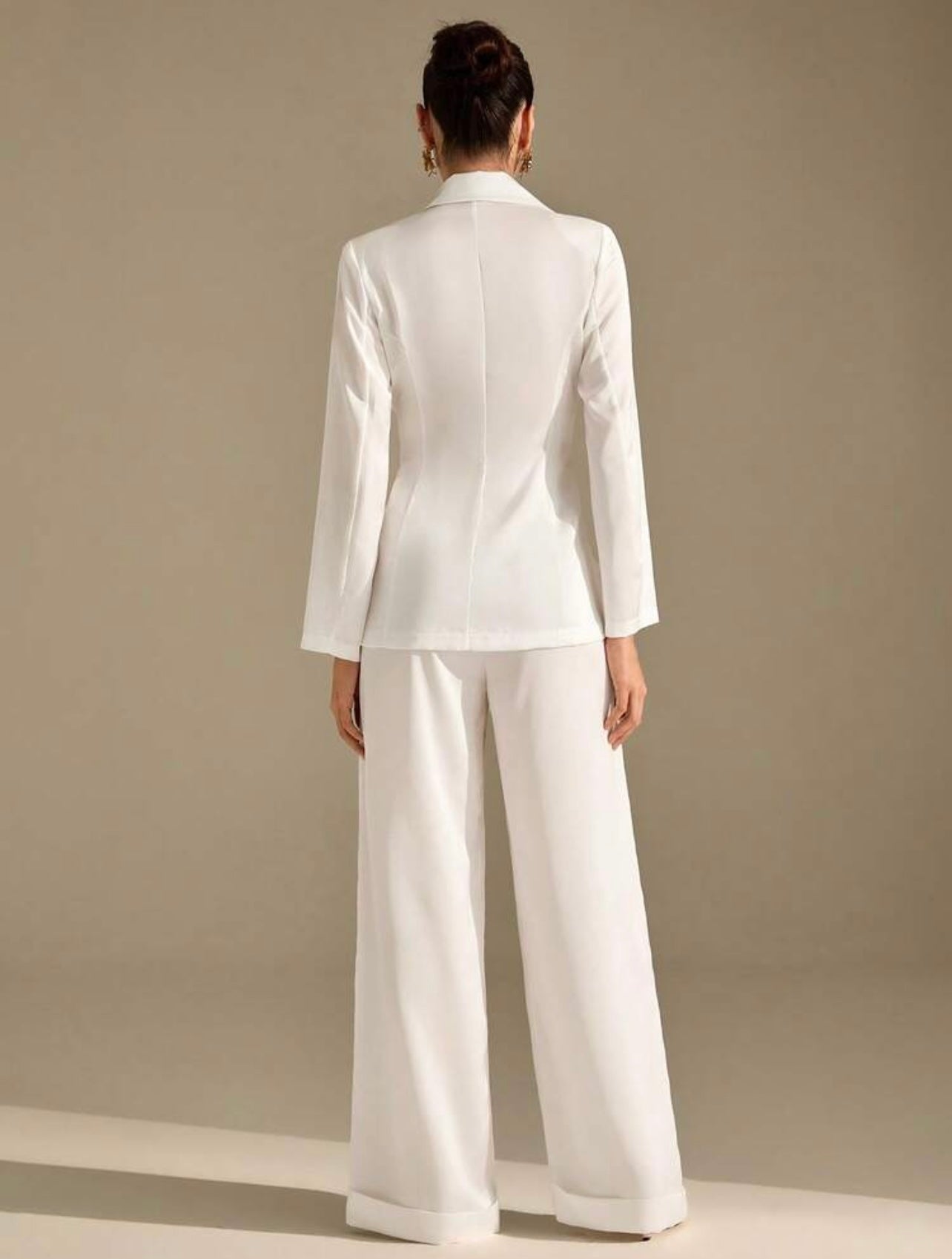 Completo giacca e pantalone a gamba ampia