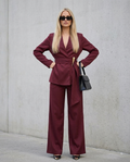 Set Bordeaux Satin mit Kimono-Stil – Blazer mit V-Ausschnitt und Palazzo-Hose