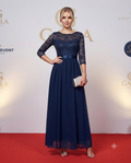 Robe longue de soirée en mousseline de soie bleu nuit avec corsage en dentelle et paillettes