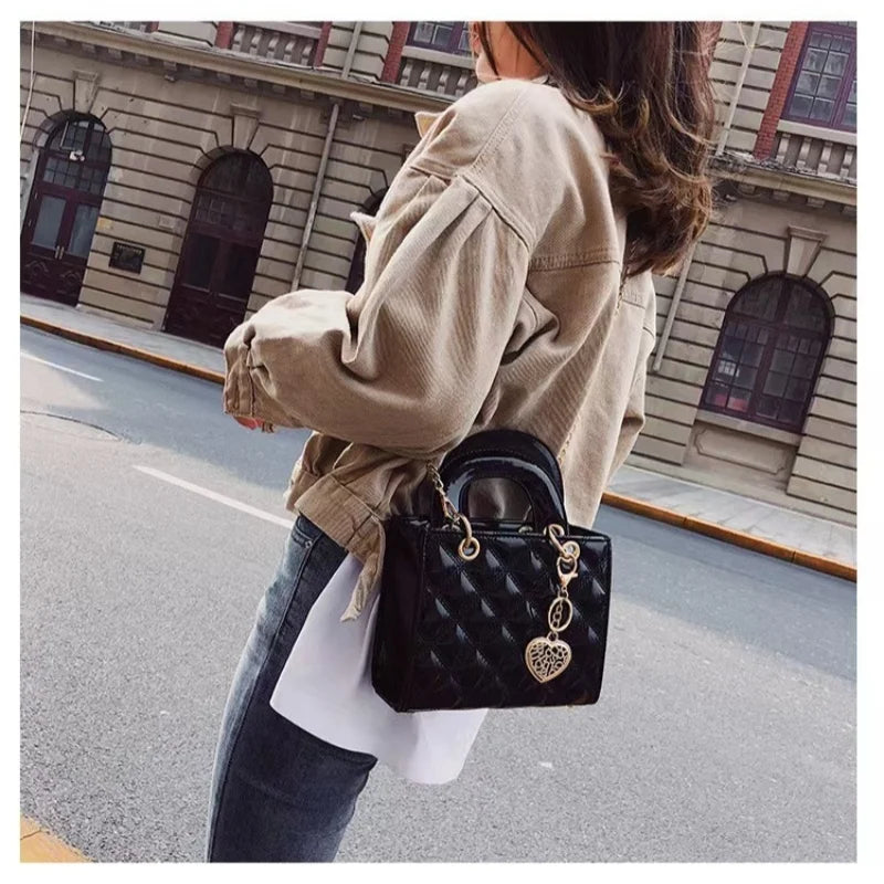 Sac à main – Bandoulière en cuir brillant