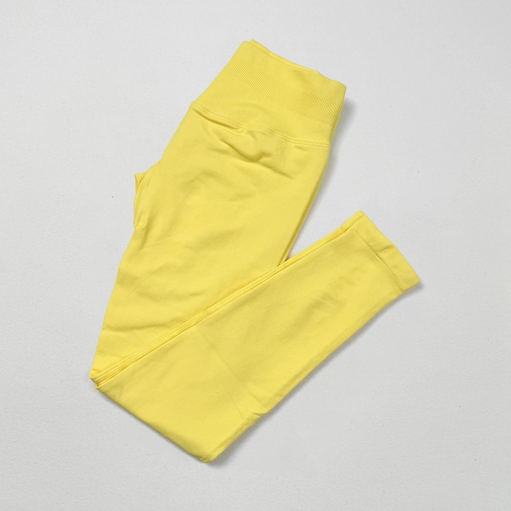 Legging de yoga froncé aux fesses (scrunch butt)