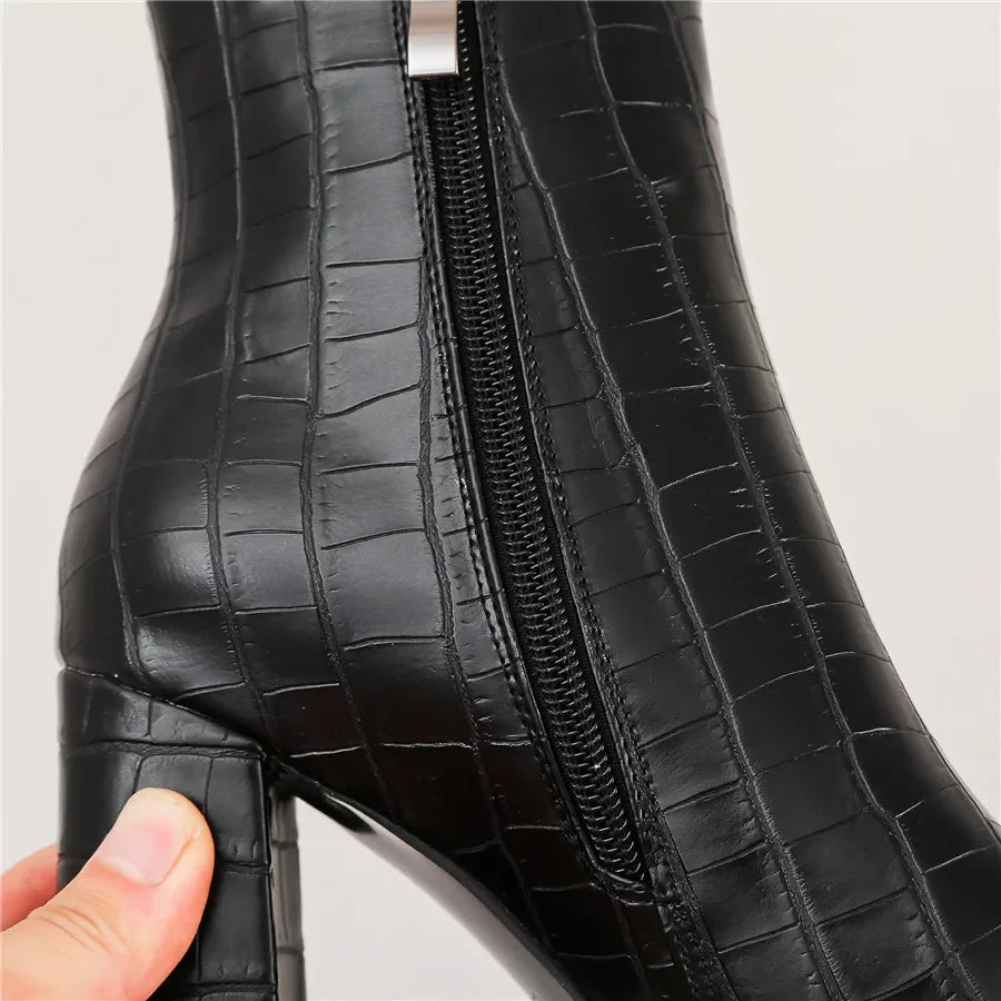 Bottines effet croco Talon carré haut, bout effilé