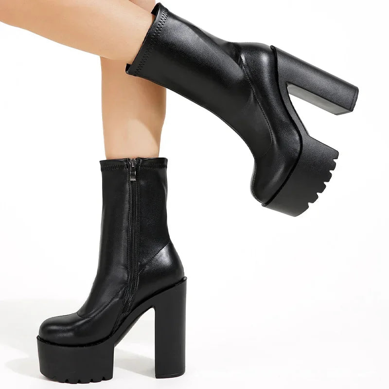 Bottines sexy pour femme noires avec talon haut de 14 cm, plateforme et talon large.