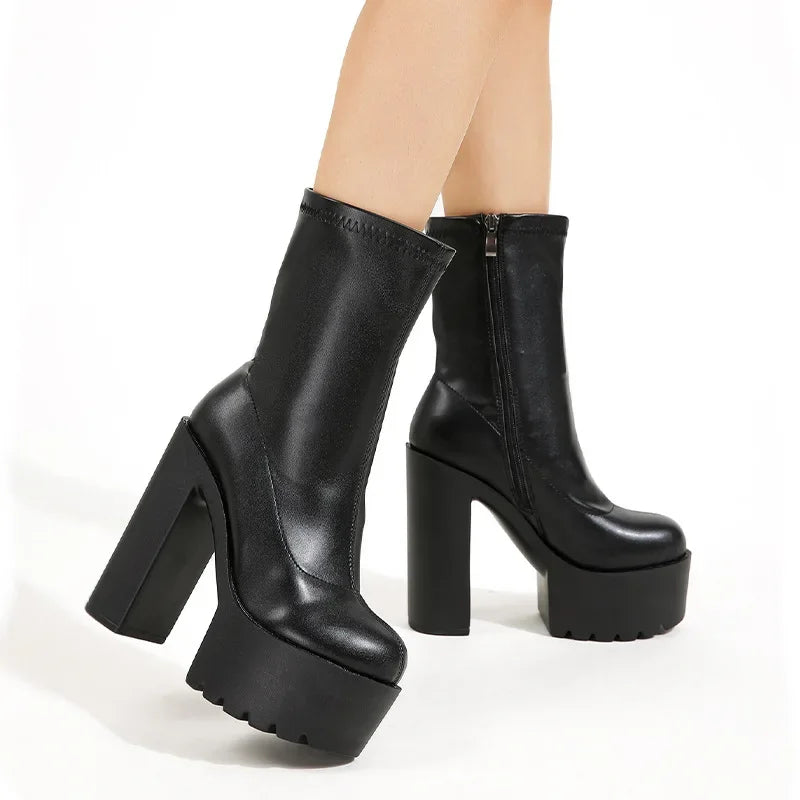 Bottines sexy pour femme noires avec talon haut de 14 cm, plateforme et talon large.