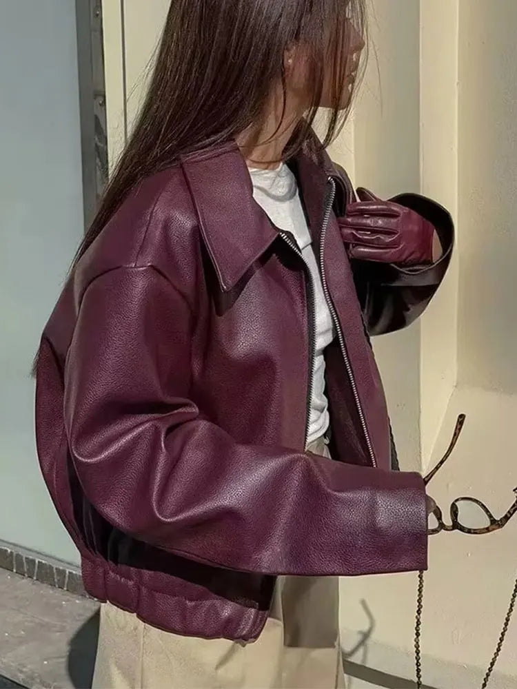 Blouson en similicuir bordeaux zippé avec col à revers