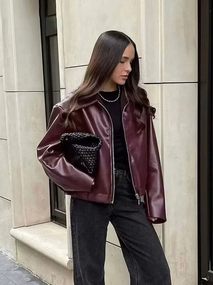 Blouson en similicuir bordeaux zippé avec col à revers