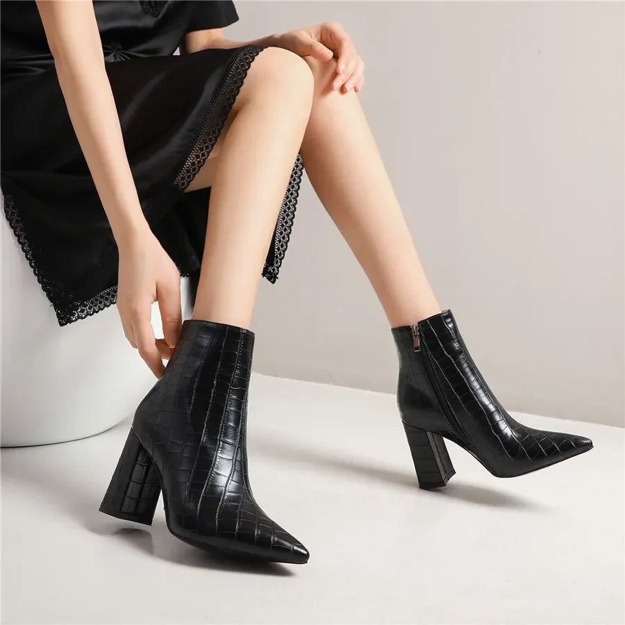Bottines effet croco Talon carré haut, bout effilé
