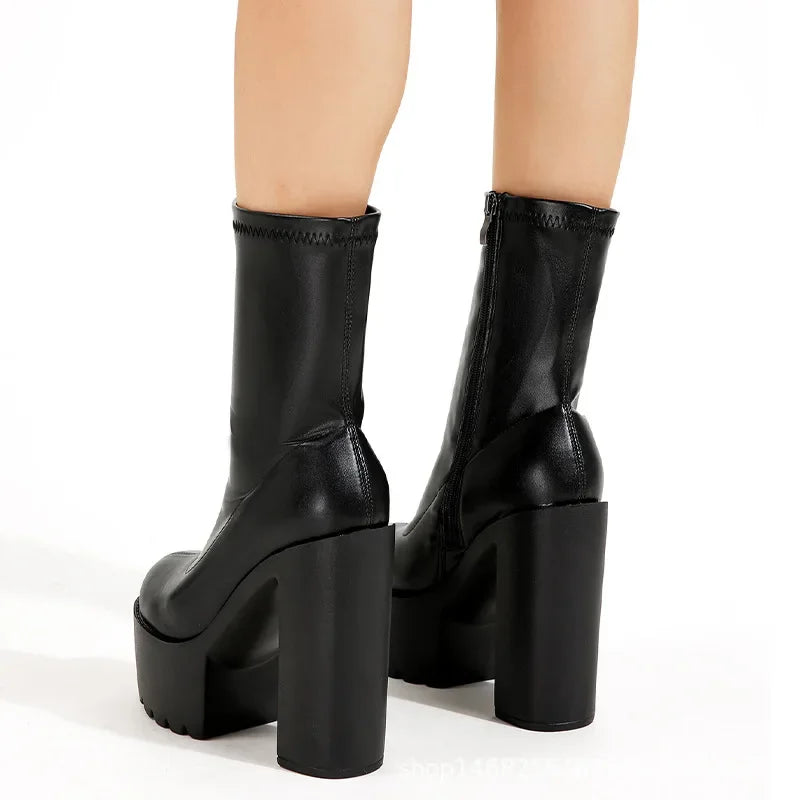 Bottines sexy pour femme noires avec talon haut de 14 cm, plateforme et talon large.