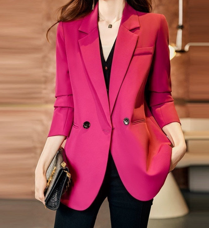 Veste de costume matelassée noire, vêtement d'affaires pour femme, modèle tendance (style influenceuse).